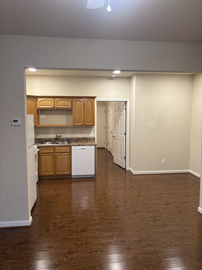 Área de comedor de la cocina - 136 E Center Town Dr