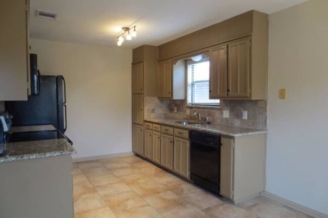Building Photo - 6460 High Lawn Terrace