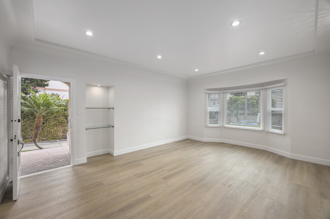 Foto del edificio - 5917 Carlton Way