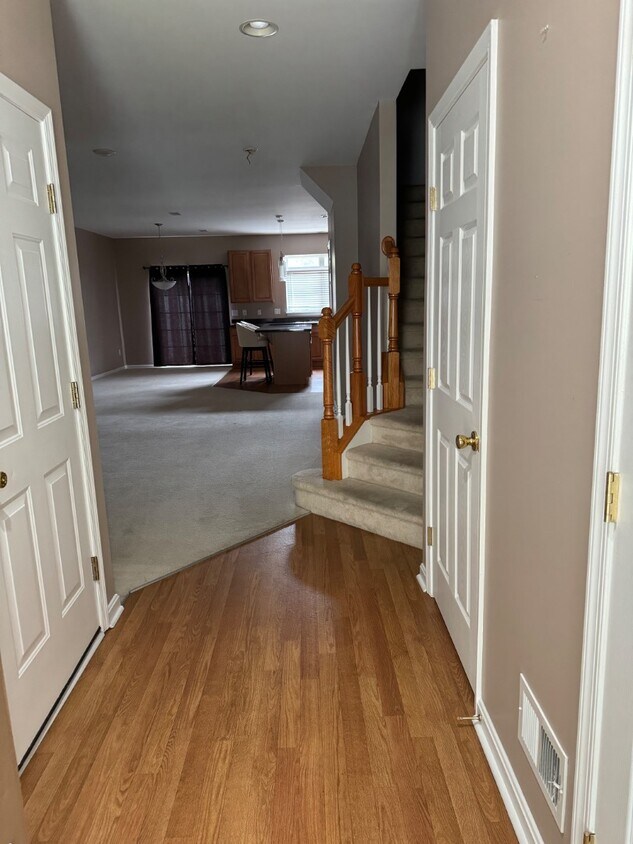 Foto principal - 50 W Worthington Blvd