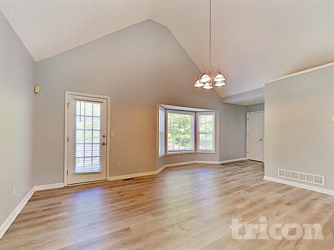 Foto del edificio - 5301 Brookshire Ct