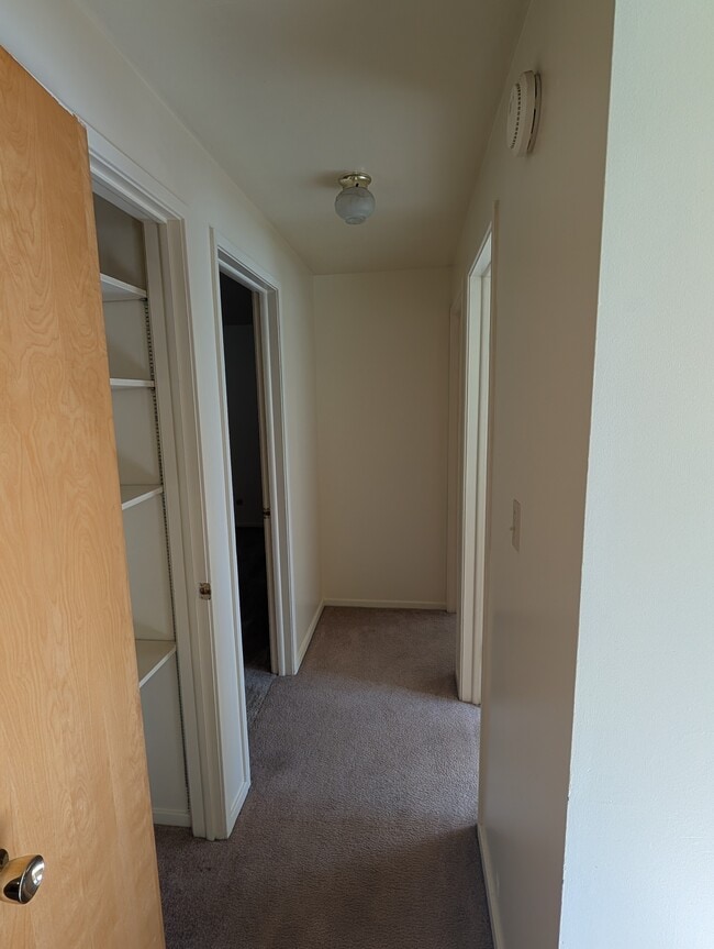Building Photo - 105 W 700 S