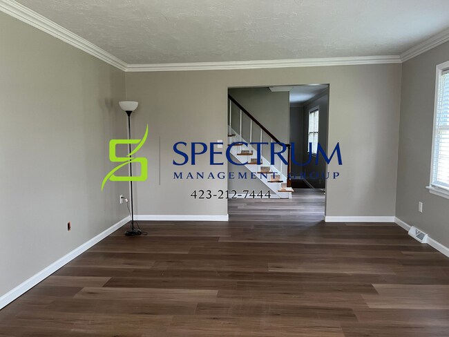 Building Photo - 723 White Oak Cir