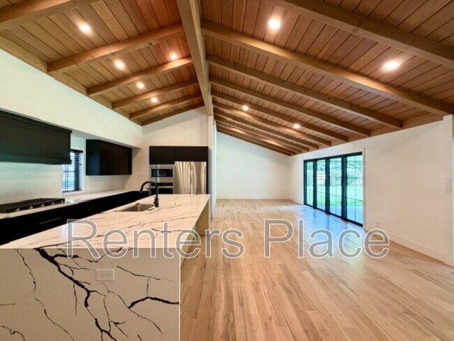 Foto del edificio - 2616 E 58th St