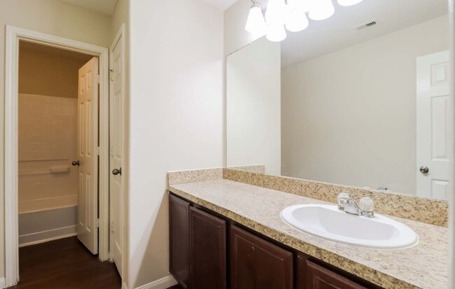 Foto del edificio - 6353 Scotchwood Dr