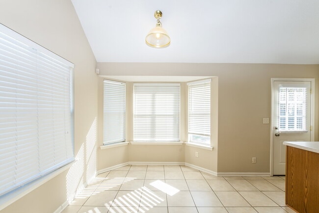 Building Photo - 9703 Java Cove