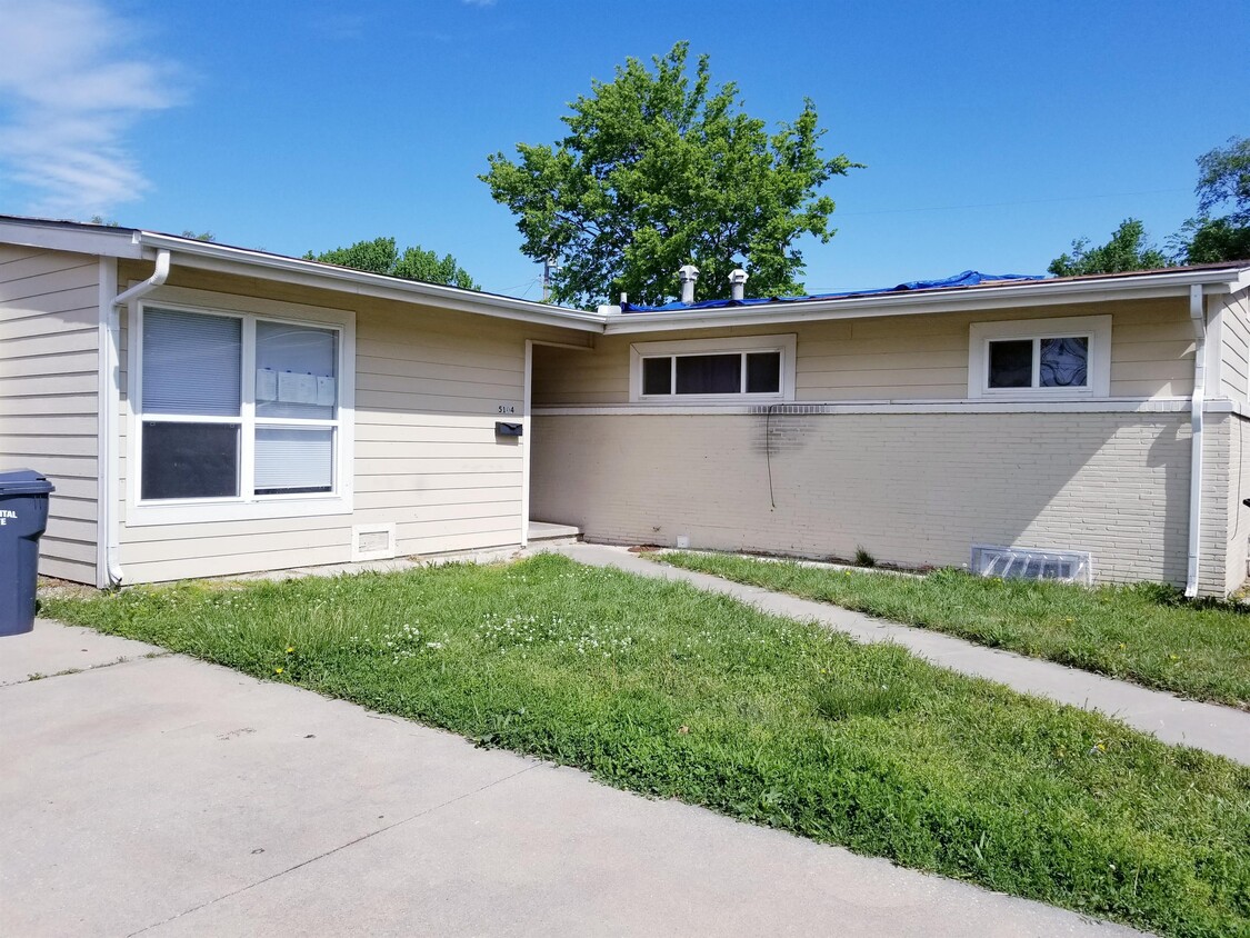 Primary Photo - 5112 E Pawnee St