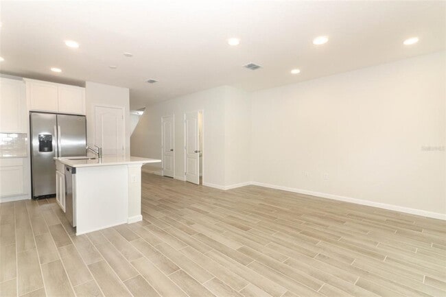 Building Photo - 4975 Livingston Ln