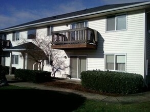 Building Photo - 1657-1661 River Rd