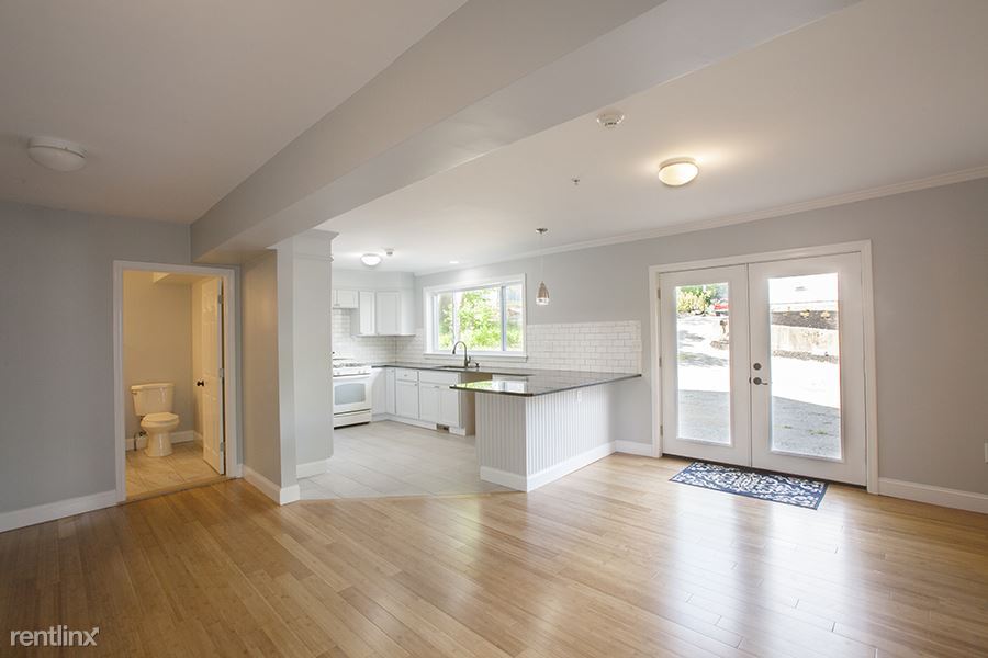 Primary Photo - 3 br, 2 bath Triplex - 2 Prospect Hill Str...