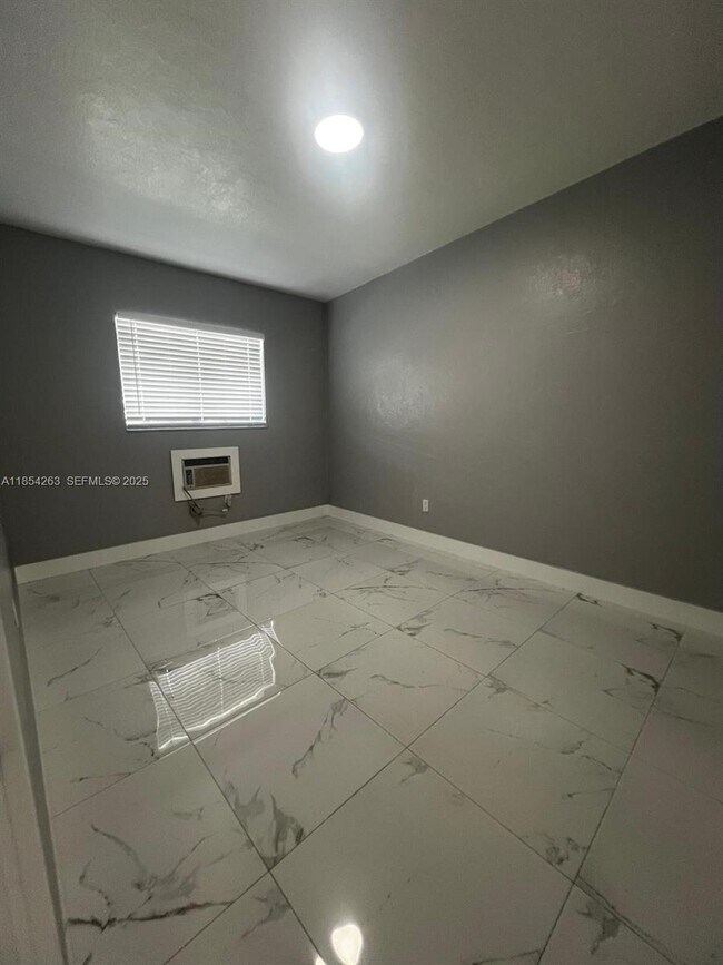 Foto del edificio - 2090 NW 31st St