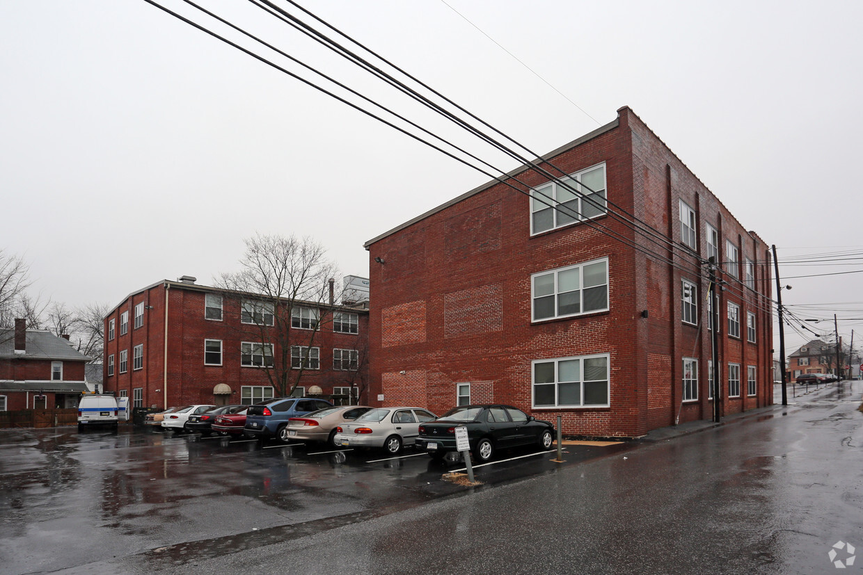 Building Photo - Market House Apartments