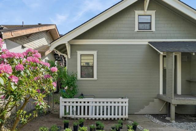 Primary Photo - 2 bedroom in Seattle WA 98105
