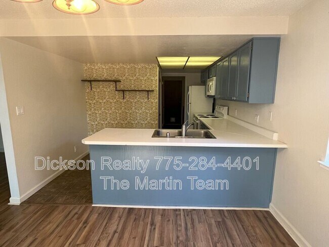 Foto del edificio - 1890 Camelback Dr