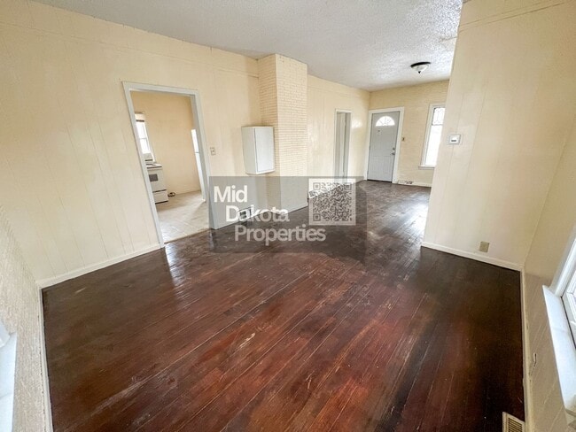 Building Photo - 617 E Hanson- 2 bedroom, 2 bathroom house