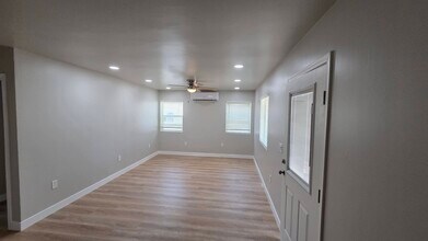 Building Photo - 3840 Walnut Ave