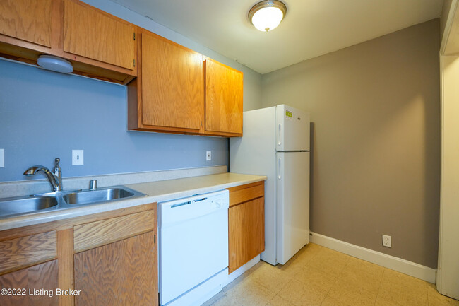 Building Photo - 614 Rubel Ave