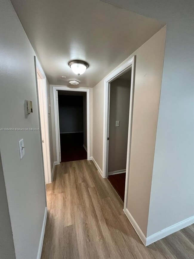 Foto del edificio - 1470 NE 123rd St
