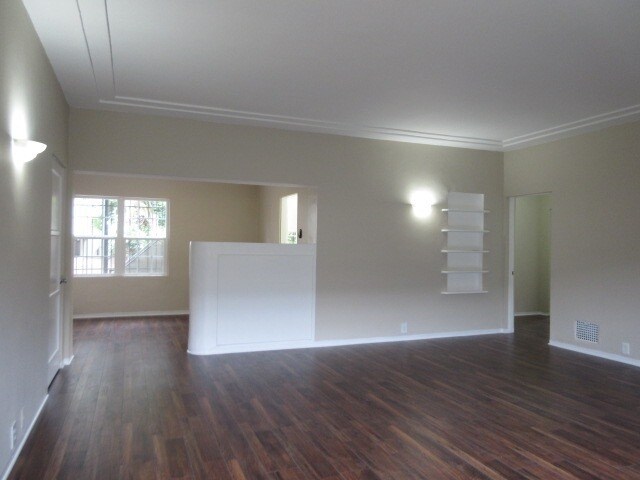 Primary Photo - 1720 N Serrano Ave