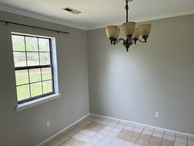 Building Photo - Four Bedroom Home on Over Half an Acre in Vandergriff School District