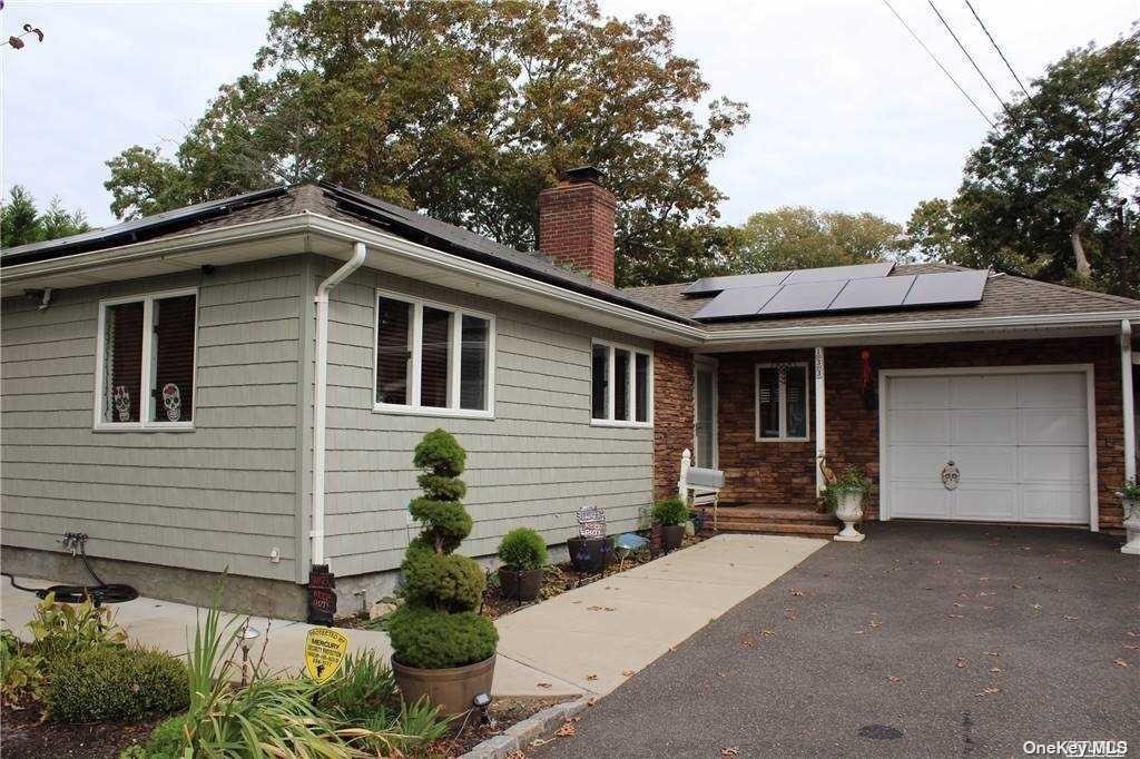 Primary Photo - 133 East Dr