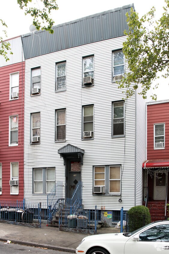 Building Photo - 336 44th St