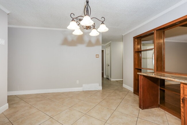 Building Photo - 7212 Elderberry Ln