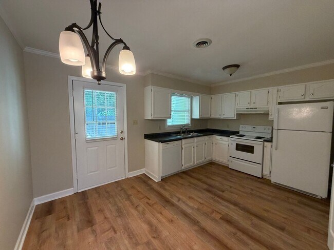 Foto del edificio - Exclusively offered by MUSE REALTY, LLC