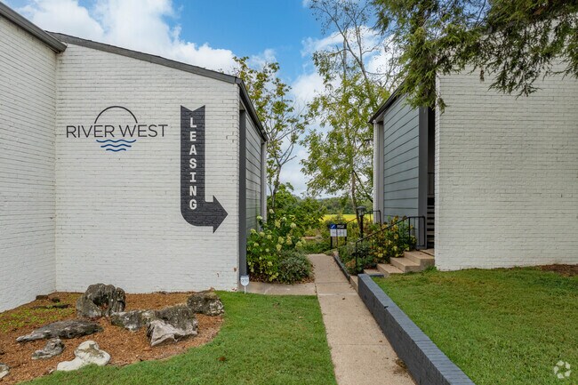 Building Photo - River West Apartments
