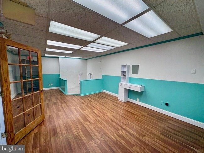 Building Photo - 3002 N Centre St