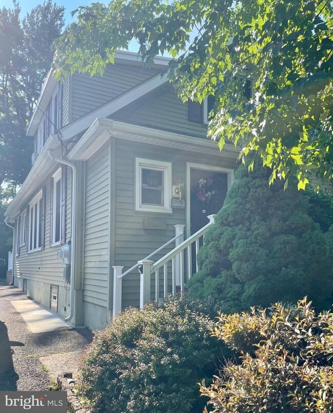 Foto del edificio - 16 Evergreen Ln
