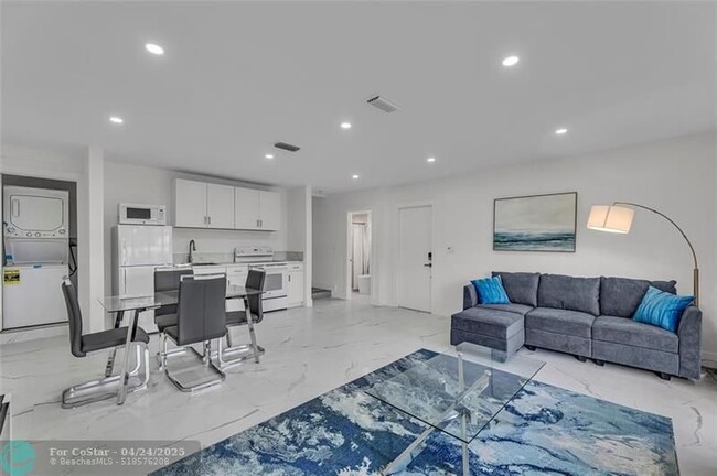 Building Photo - 616 3rd Key Dr
