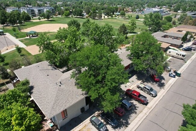 Foto del edificio - Walkup Style 2 Bedroom Townhome near Sloans Lake