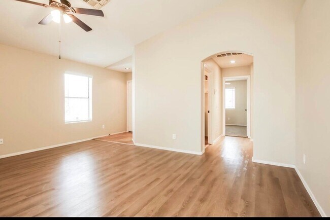 Foto del edificio - 1628 W Minton St