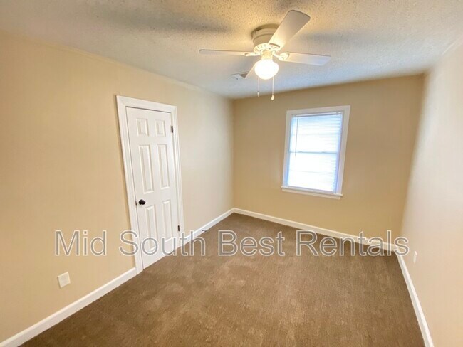 Building Photo - 802 Frayser Dr