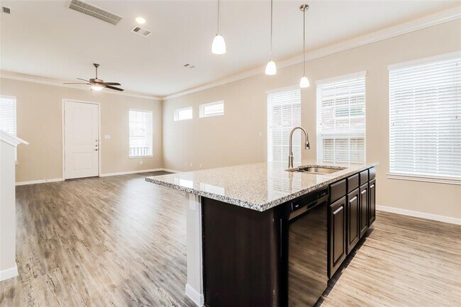 Foto del edificio - 6548 Geisler Crossing Ln