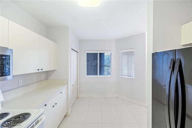 Building Photo - 7823 Regal Heron Cir