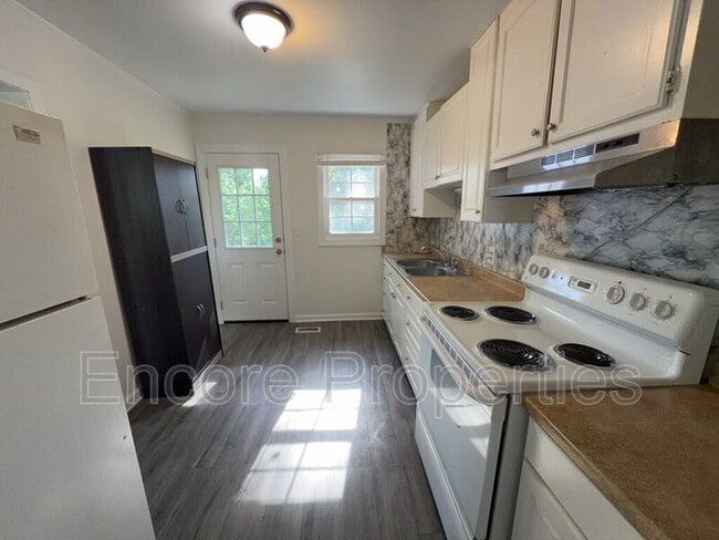 Foto del edificio - 2731 Knowles St