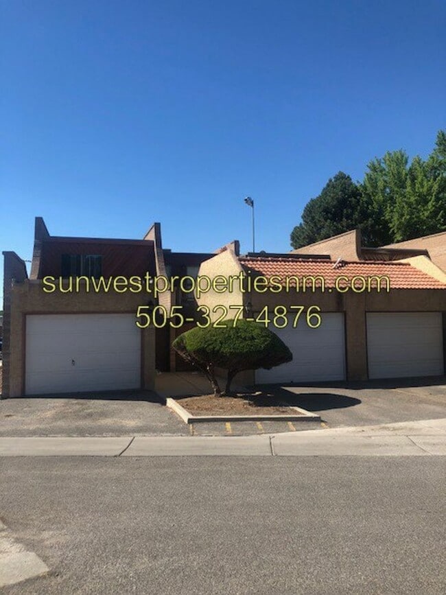 Building Photo - 1046 E Navajo St