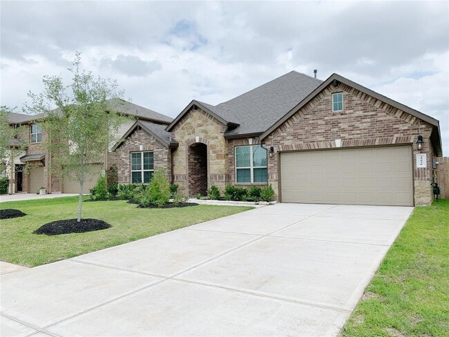 Building Photo - 29038 Endeavor River Rd