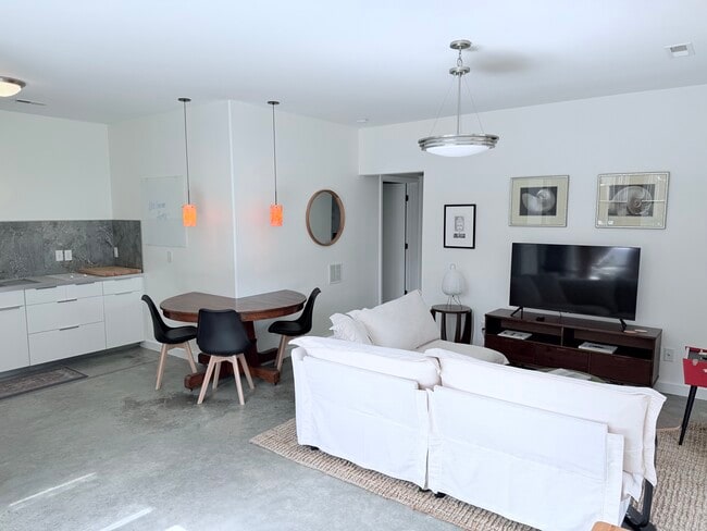 Building Photo - 100 Nevada Ave