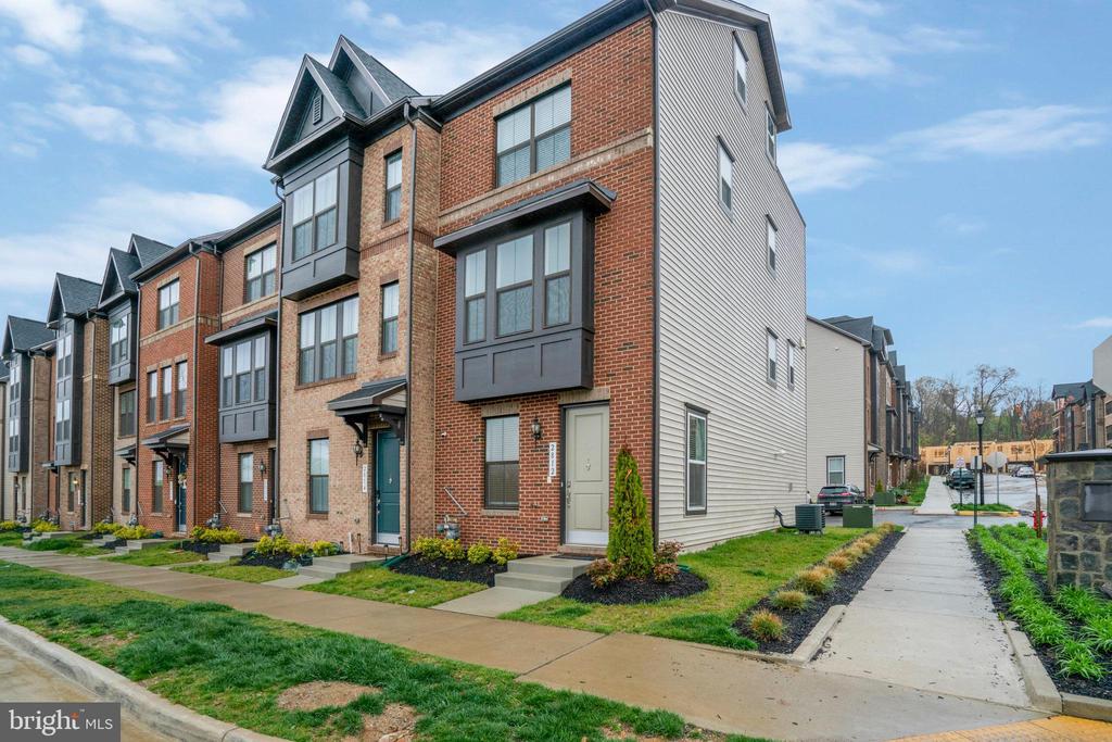 Primary Photo - 2812 Dart Dr