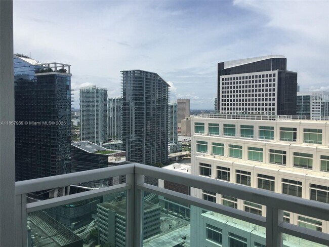 Foto del edificio - 950 Brickell Bay Dr