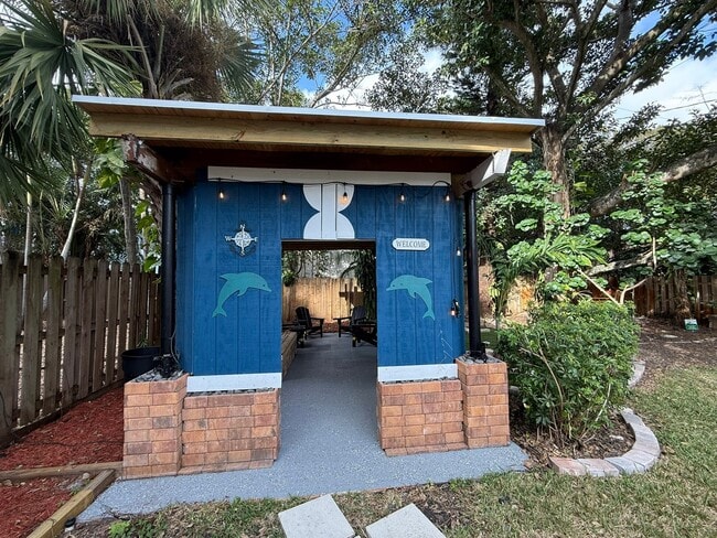 Photo - 833 SW 11th Ct House