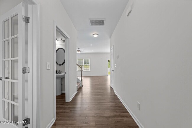 Foto del edificio - 828 Knoll Cir