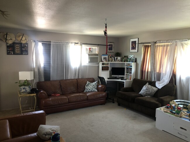 Living area - 841 Di Fiore Dr