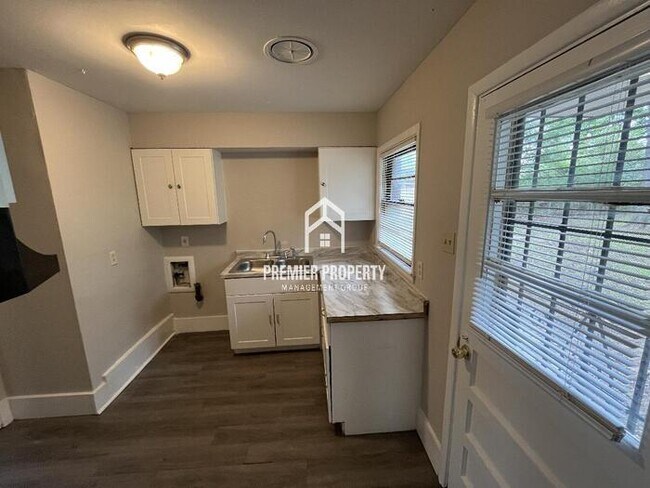 Foto del edificio - 5238 Lochinvar Rd