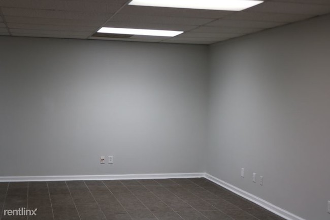 Building Photo - 211 Donelson Pike