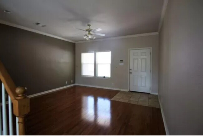 Foto del edificio - 7103 Norman Ln