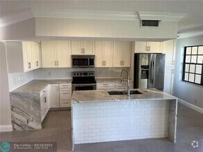 Lakeview Courts at Jacaranda Apartments for Rent Plantation FL